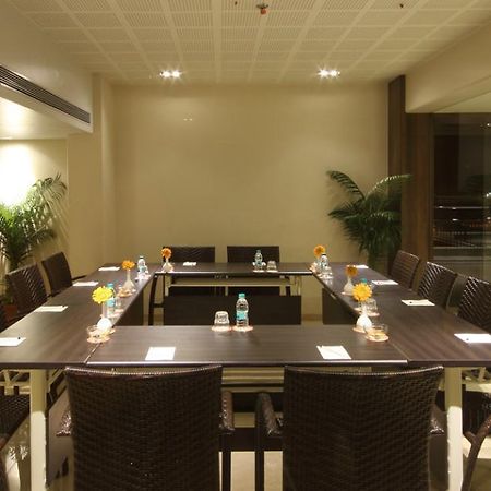 The Maharaja Business Hotel Мумбаи Экстерьер фото